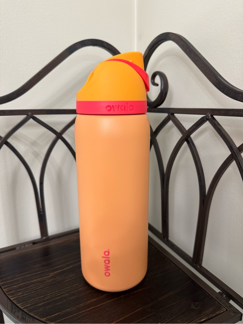Owala Serene Tangerine 32oz Color Drop FreeSip - Picture 4 of 6